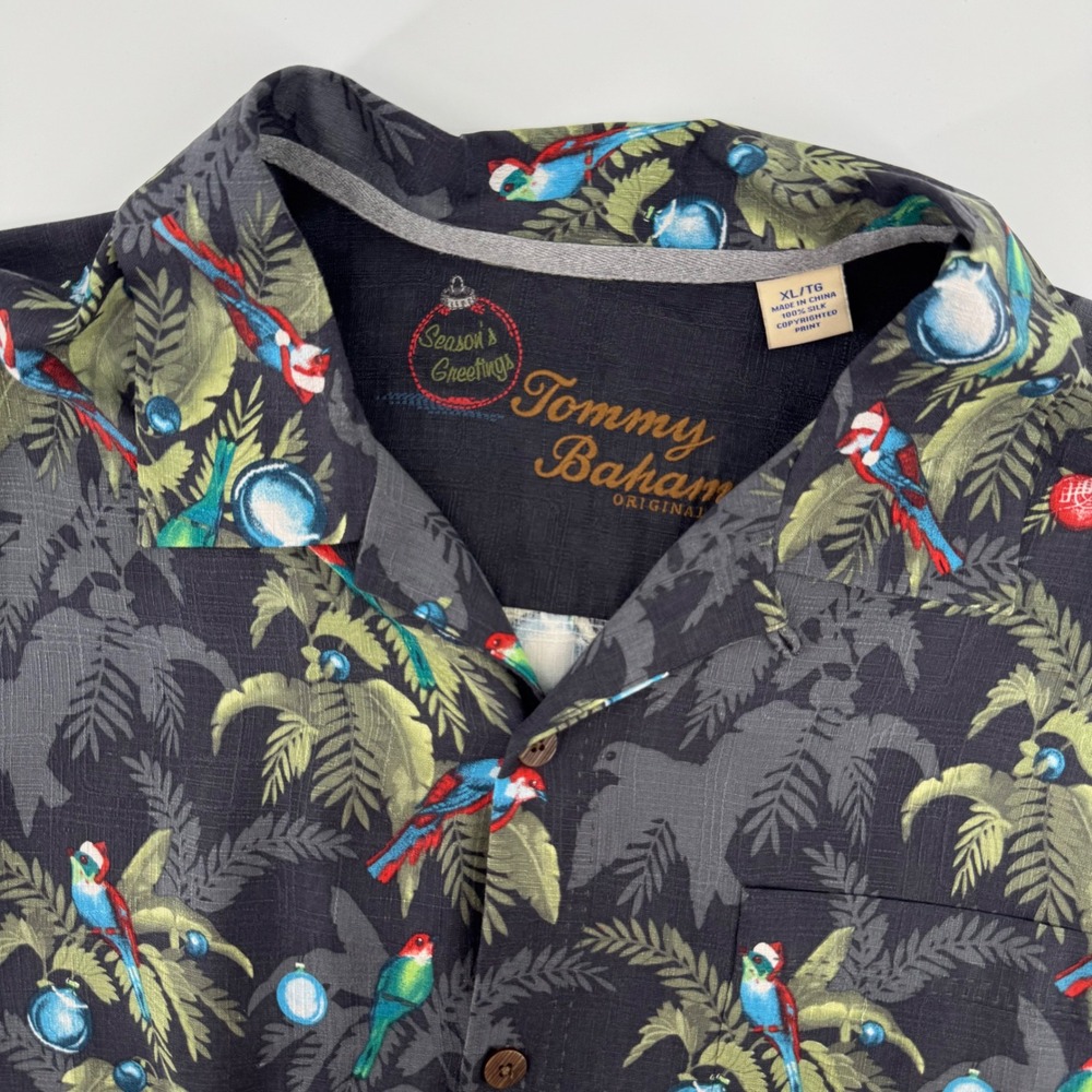 Tommy Bahama Shirt Mens XL Charcoal Silk Christmas Parrot Ornament Holiday 8299